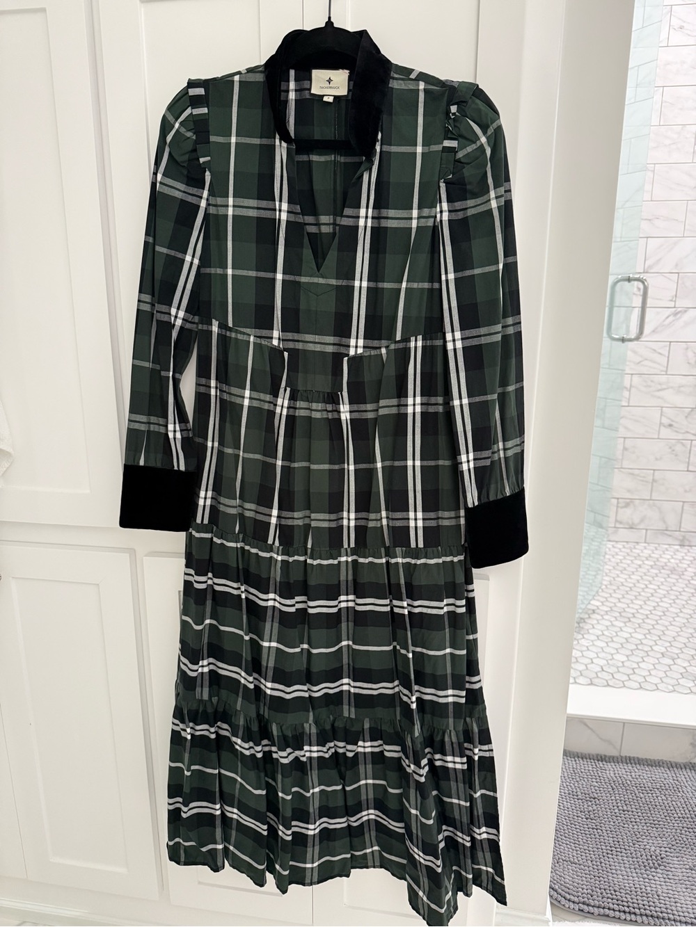 Tuckernuck Dark Green Plaid Midi Dress with Velvet Trim- size small
